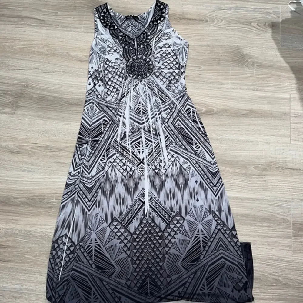 Black and white summer‎ maxi sundress